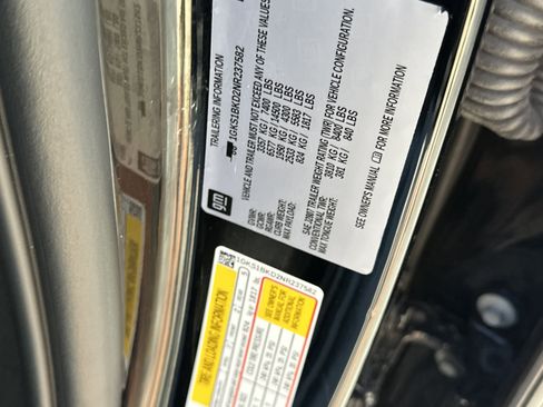 Used 2022 GMC Yukon SLT w/ SLT Luxury Package image 39