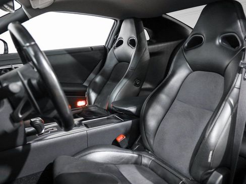 Used 2009 Nissan GT-R Premium image 41