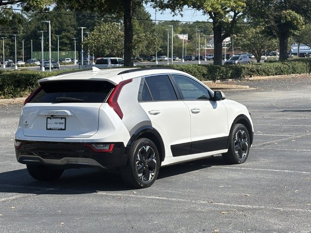 Certified 2023 Kia Niro Wave FWD image 11