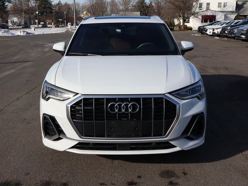 Used 2023 Audi Q3 2.0T Premium w/ Convenience Package image 3