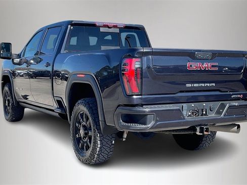 Used 2024 GMC Sierra 2500 AT4 w/ AT4 Premium Plus Package image 4
