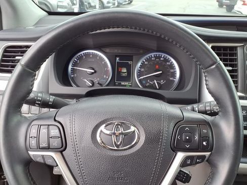 Used 2019 Toyota Highlander XLE AWD/4WD image 10