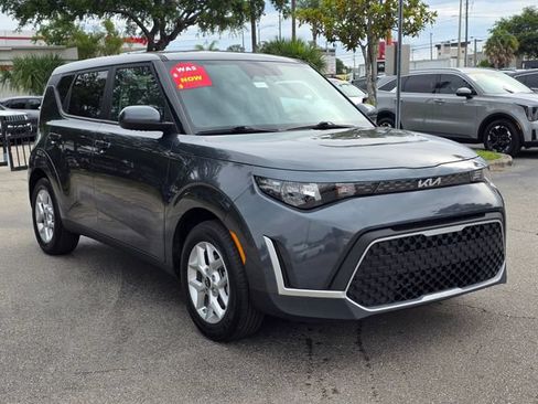 Certified 2025 Kia Soul LX w/ LX Technology Package FWD image 4