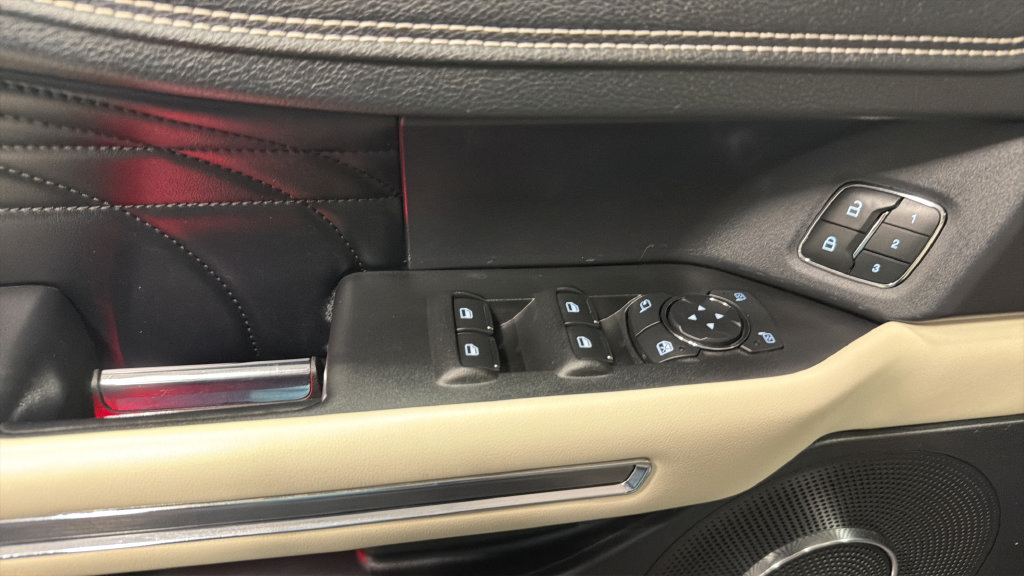 Used 2019 Ford Expedition Platinum AWD/4WD image 30
