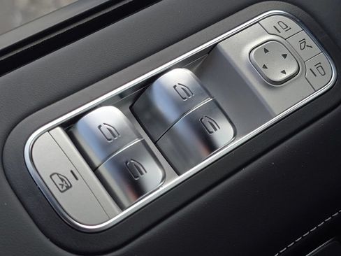 Used 2025 Mercedes-Benz G 63 AMG 4MATIC image 27