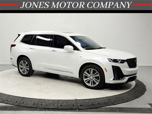 Used 2023 Cadillac XT6 Premium Luxury image 1