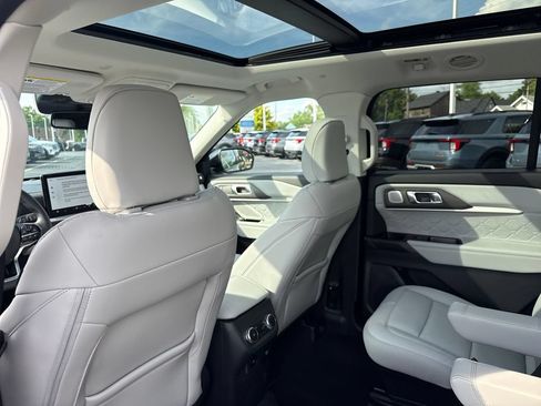 Used 2025 Ford Explorer Platinum w/ LUX Leather Package AWD/4WD image 21