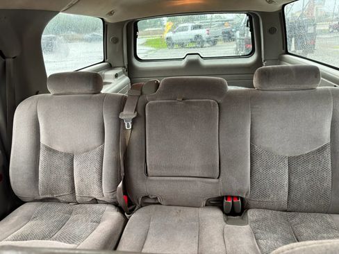 Used 2005 Chevrolet Suburban LS RWD image 14