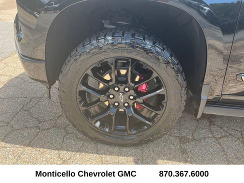 Used 2024 Chevrolet Silverado 1500 High Country w/ Midnight Edition AWD/4WD image 30