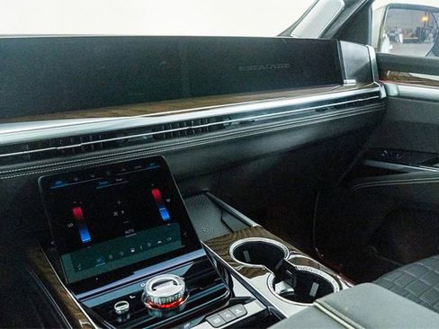 Used 2025 Cadillac Escalade Sport Platinum image 33