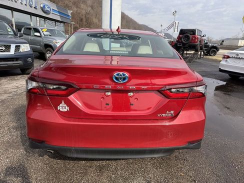 Used 2023 Toyota Camry LE image 6