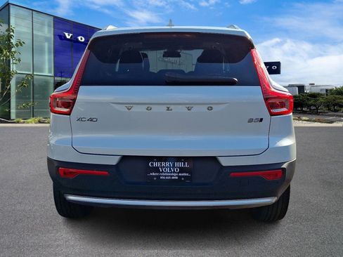 Certified 2024 Volvo XC40 B5 Core image 5