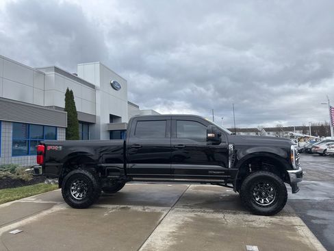 Used 2025 Ford F350 Lariat w/ FX4 Off-Road Package image 10
