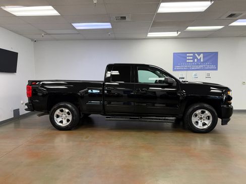 Used 2018 Chevrolet Silverado 1500 LT w/ All Star Edition AWD/4WD image 5