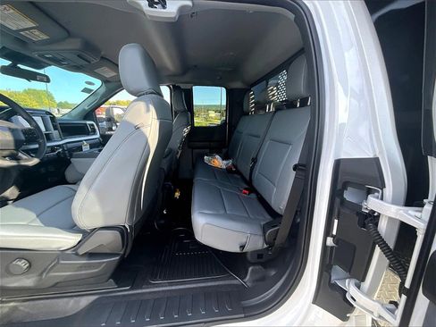 New 2025 Ford F350 XL w/ XL Chrome Package image 15