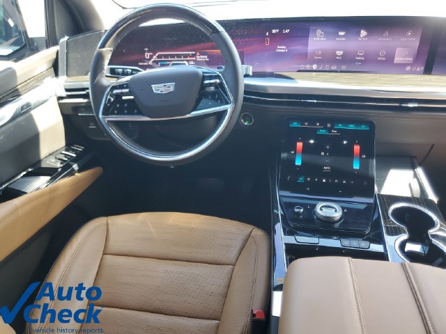 Used 2025 Cadillac Escalade ESV Premium Luxury RWD image 19