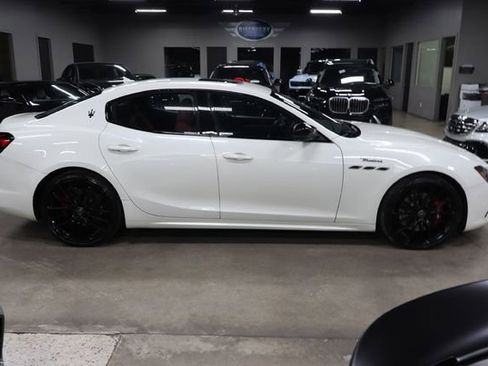 Used 2022 Maserati Ghibli Modena Q4 AWD/4WD image 6