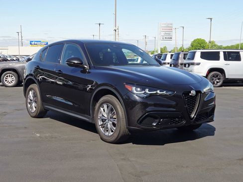 Used 2024 Alfa Romeo Stelvio Sprint image 1