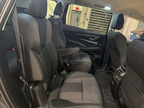 Used 2023 Subaru Ascent Premium w/ Convenience Package image 16