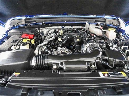 Used 2025 Jeep Gladiator Nighthawk image 26