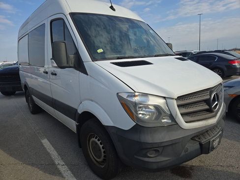Used 2017 Mercedes-Benz Sprinter 2500 image 3