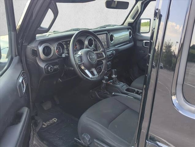 Used 2022 Jeep Wrangler Unlimited Sahara w/ Cold Weather Group AWD/4WD image 9