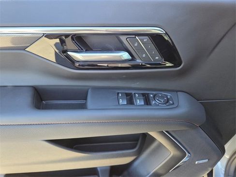 New 2026 Chevrolet Suburban RST image 10