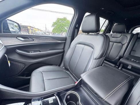 New 2026 Jeep Grand Cherokee L Limited w/ Limited Altitude Package AWD/4WD image 14