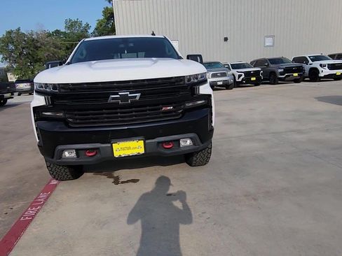 Certified 2020 Chevrolet Silverado 1500 LT Trail Boss AWD/4WD image 32