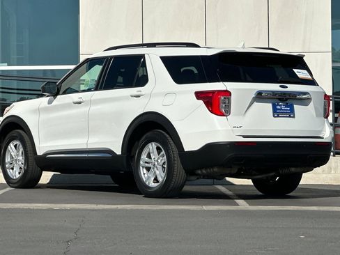 Certified 2022 Ford Explorer XLT image 5