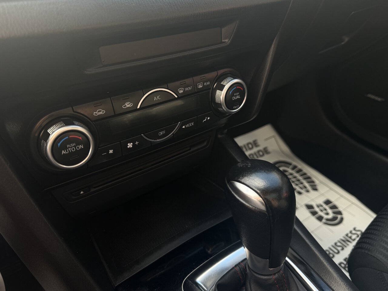 Used 2015 MAZDA MAZDA3 i Touring w/ Technology Package FWD image 22