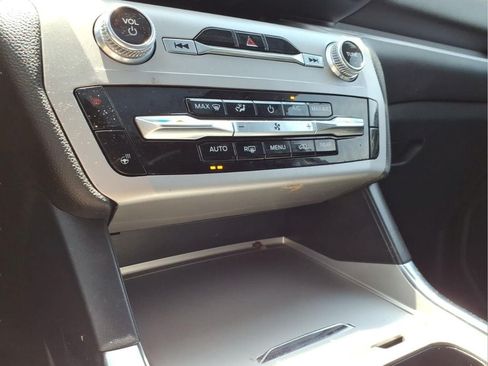 Used 2023 Ford Explorer XLT w/ Equipment Group 202A AWD/4WD image 25