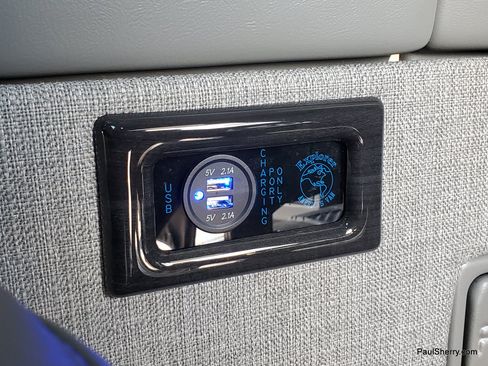 Used 2025 Chevrolet Express 2500 w/ Driver Convenience Package RWD image 34