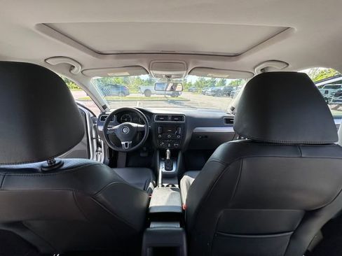 Used 2014 Volkswagen Jetta TDI FWD image 25