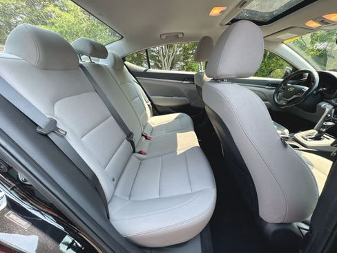 Used 2018 Hyundai Elantra Value Edition FWD image 32