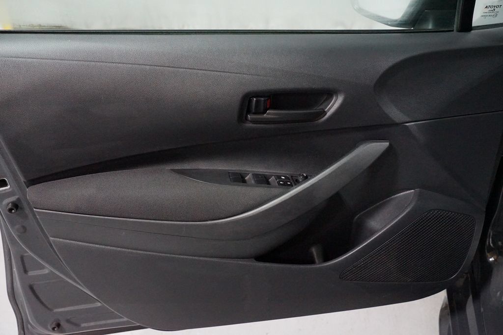 Certified 2025 Toyota Corolla LE FWD image 27