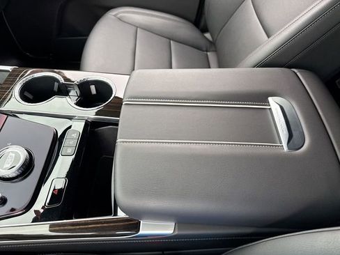 Used 2025 Cadillac Escalade Luxury image 21