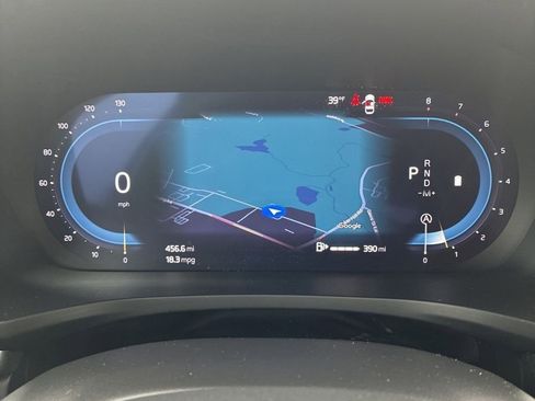 Used 2025 Volvo V60 B5 Cross Country Plus image 23