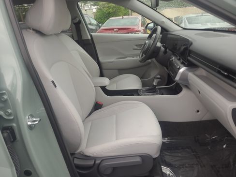 Used 2025 Hyundai Kona SEL AWD/4WD image 18