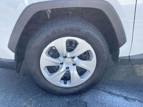 Used 2021 Toyota RAV4 LE FWD image 23