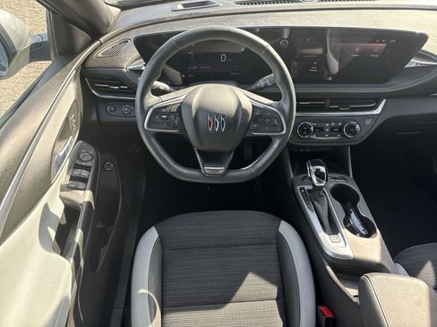 Used 2024 Buick Envista Preferred w/ Convenience I Package image 28