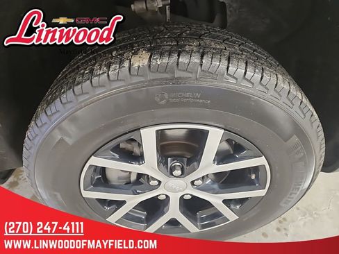 Used 2024 Jeep Grand Cherokee L Limited w/ Luxury Tech Group II image 9