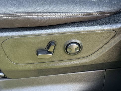 Used 2024 RAM 1500 Big Horn RWD image 19