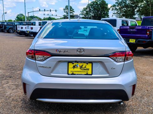 Used 2021 Toyota Corolla LE FWD image 5