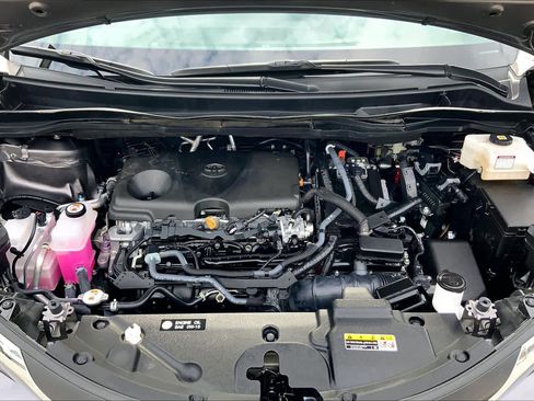 Used 2024 Toyota Sienna XLE image 30