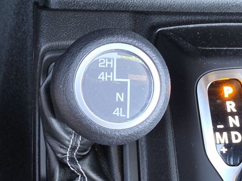 Used 2022 Jeep Wrangler Unlimited Sahara w/ LED Lighting Group AWD/4WD image 25