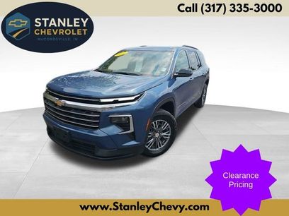 Used 2025 Chevrolet Traverse LT