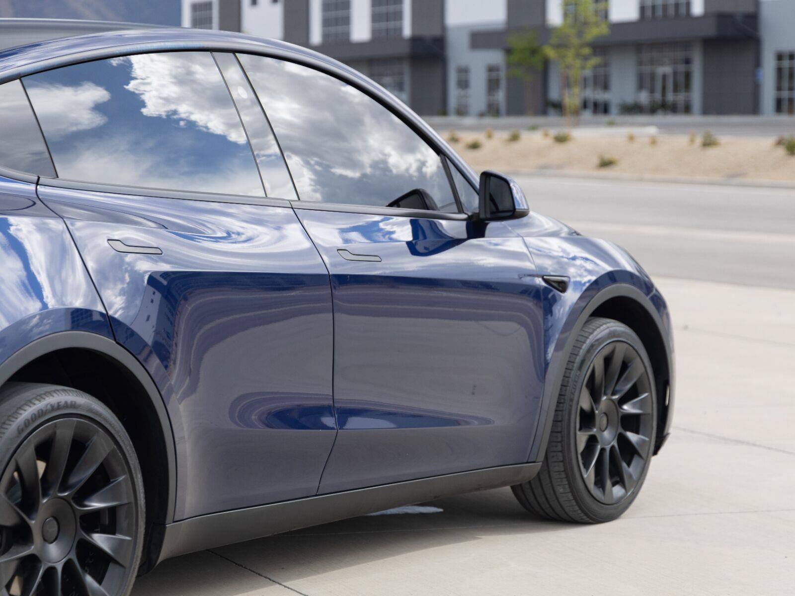 Used 2023 Tesla Model Y Long Range AWD/4WD image 10