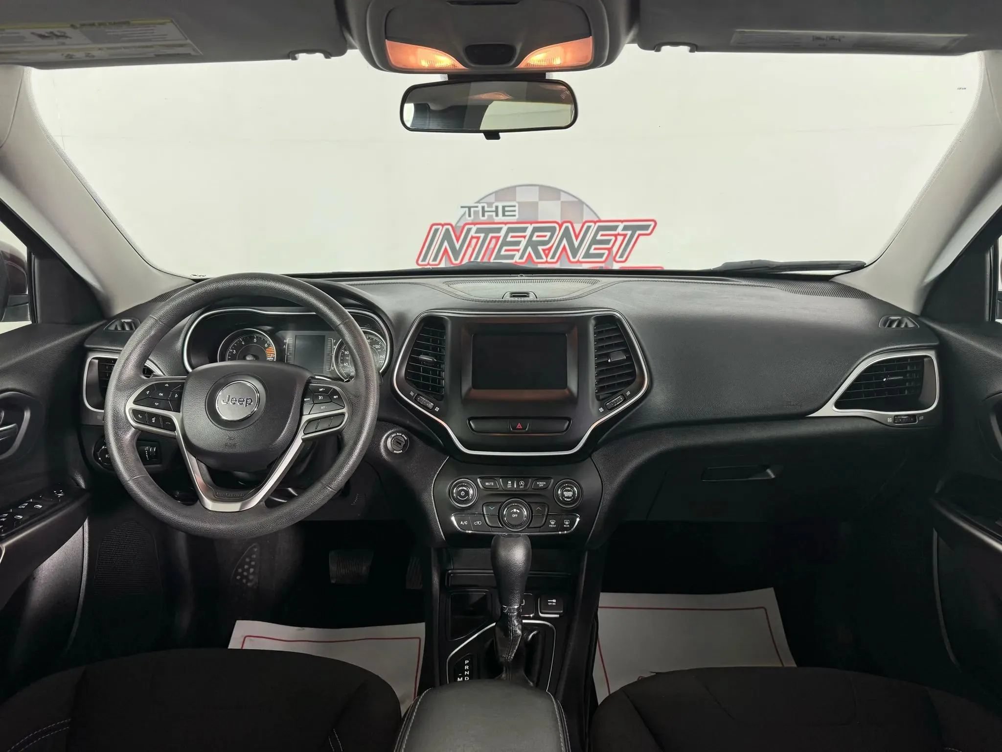 Used 2019 Jeep Cherokee Latitude w/ Popular Appearance Group FWD image 11