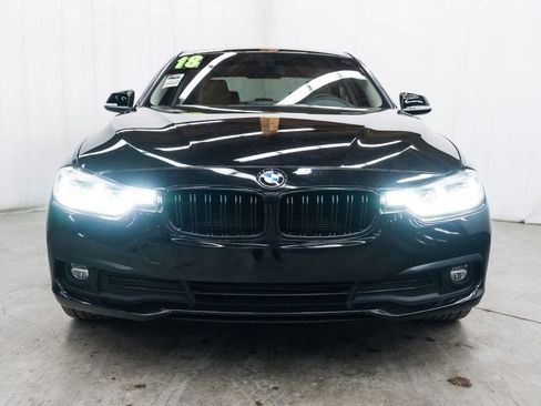 Used 2018 BMW 320i xDrive Sedan image 2